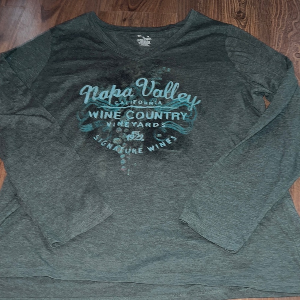 Long sleeve get v neck shirt